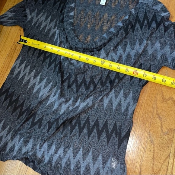 Dana Butchman-Sleek see-through sweater! - Picture 5 of 8